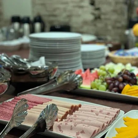 Holl Beyra Hotel *