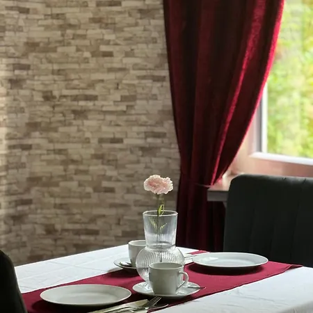 Holl Beyra * Κόχεμ